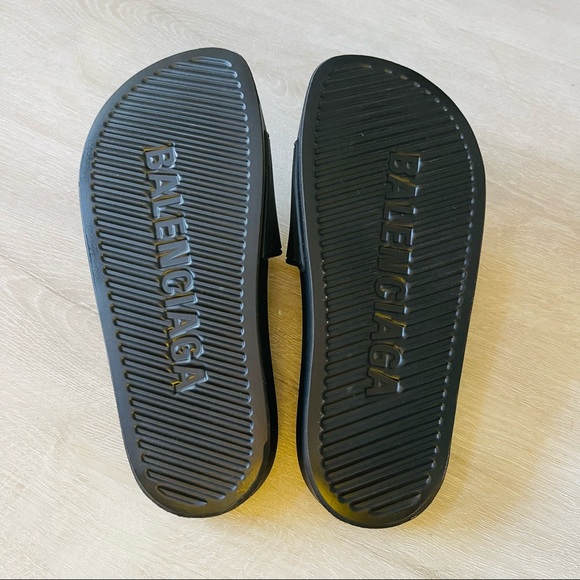 BALENCIAGA BB LOGO GLOW IN THE DARK POOL SLIDES - Picture 7 of 10